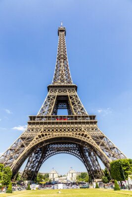 Papier peint  Vue sur la Tour Eiffel parisienne