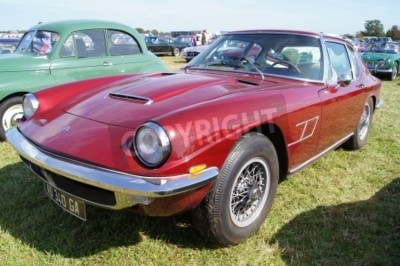 Papier peint  WEST SUSSEX, ANGLETERRE. Septembre 2012: Voiture classique Maserati au festival Goodwood Revival le 15 Septembre 2012; Goodwood, West Sussex, en Angleterre.