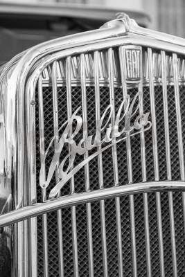 Papier peint  Benaco classique Autoclub organise un rassemblement appelé «sorcière du policier" sur Vérone Tuesday 6 Janvier 2015. Les profits sont versés à la charité.