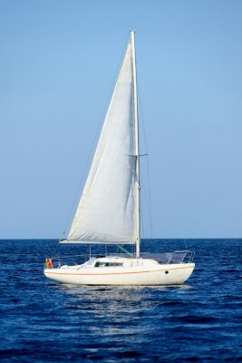 Papier peint  Yacht à voile sur la mer