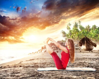 Papier peint  Yoga au soleil couchant
