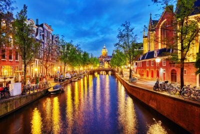Amsterdam surplombant le canal