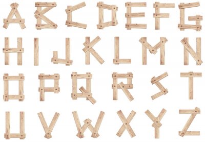 Anciennes lettres de l'alphabet en bois faites de planches de bois