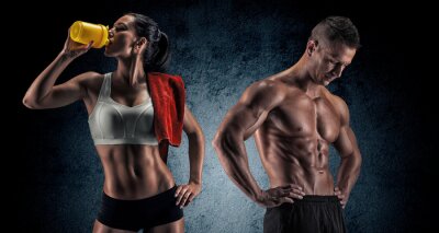Poster  Athletic homme et la femme après l'exercice de remise en forme