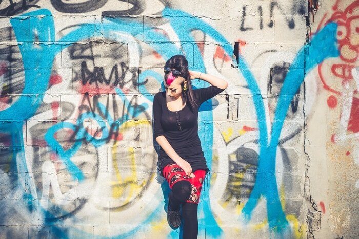 Poster  belle jeune fille punk sombre