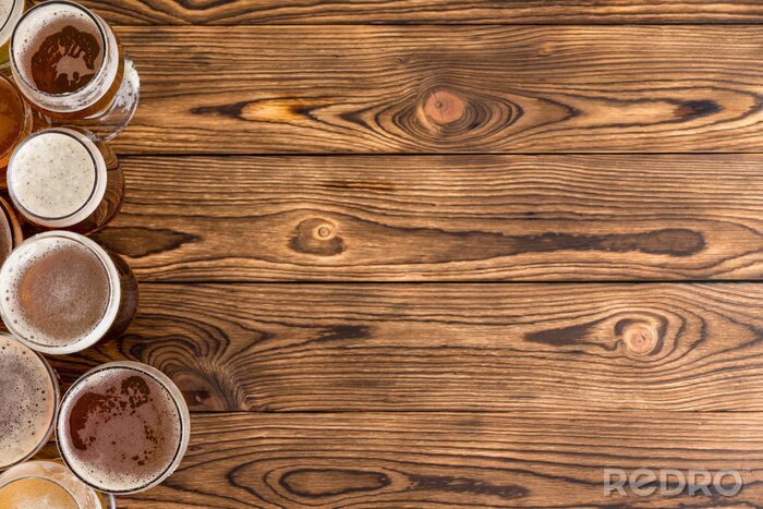 Poster  Bière sur une table en bois