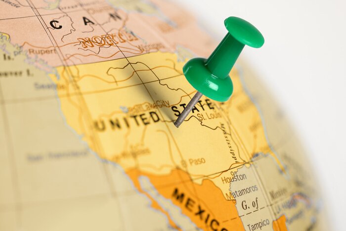 Poster  Broches vert sur la carte.