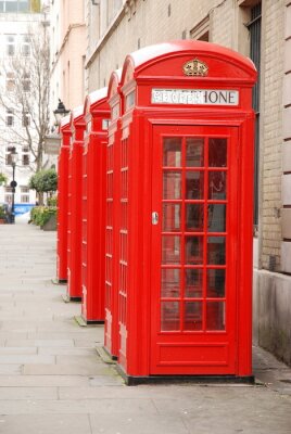 Poster  Cabines téléphoniques dans une rangée de Londres