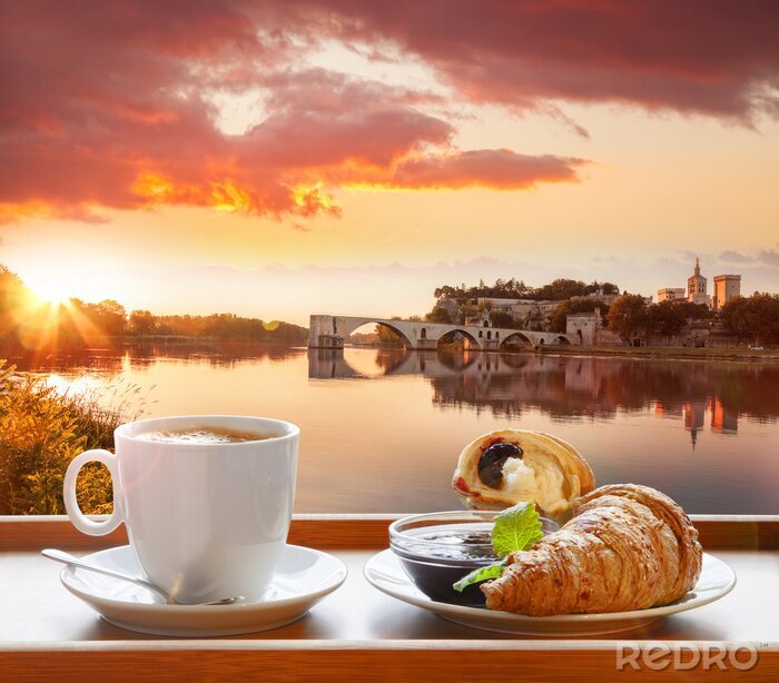 Poster  Café croissant au coucher du soleil