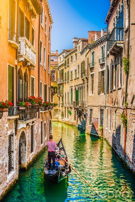 Poster  Canal à Venise avec une gondole