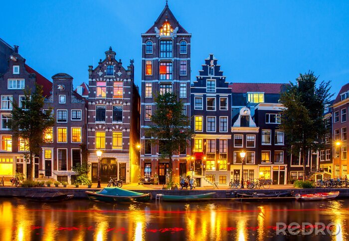 Poster  Canal d'eau à Amsterdam la nuit