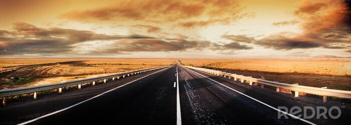 Poster  Champs à côté d'une route en style rétro