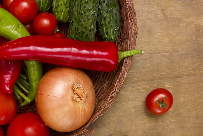 Poster  Chaud, rouges, poivres, osier, panier