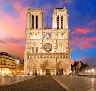 Ciel coloré sur la cathédrale Notre-Dame