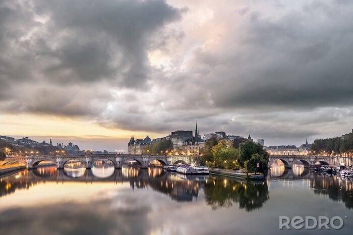 Poster  Ciel nuageux à Paris