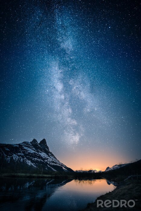 Poster  Constellations d'étoiles au-dessus des montagnes