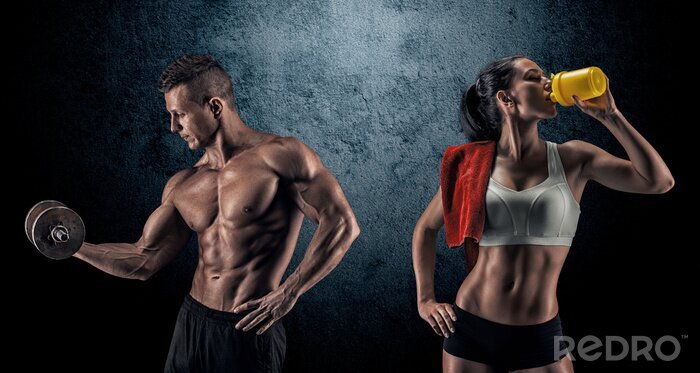 Poster  Couple faisant de l'exercice à la salle de sport