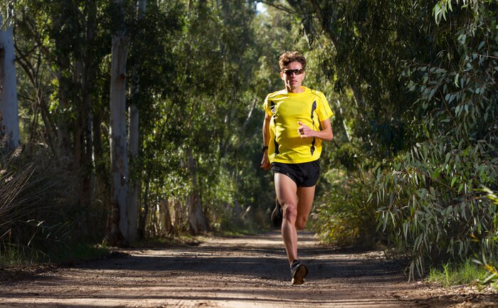 Poster  Courir homme dans la nature