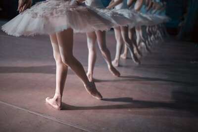 Poster  Danse ballet gros plan sur les jambes de la ballerine