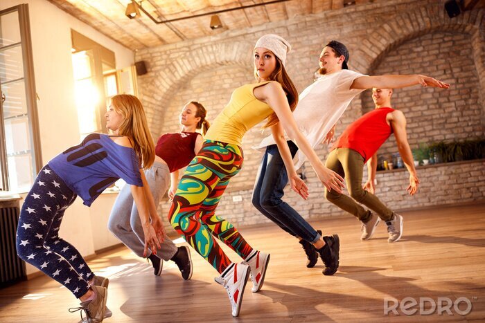 Poster  Danseurs et danseurs hip-hop pendant les exercices