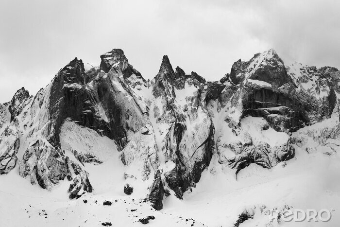 Poster  Détail du groupe Sciero dans les Alpes rhétiques en Suisse. Noir et blanc fine art montagne hiver