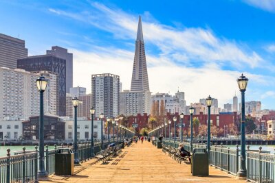 Poster  Downton San Francisco et la Pyramide Transamerica du Pier 7 en bois sur un jour brumeux