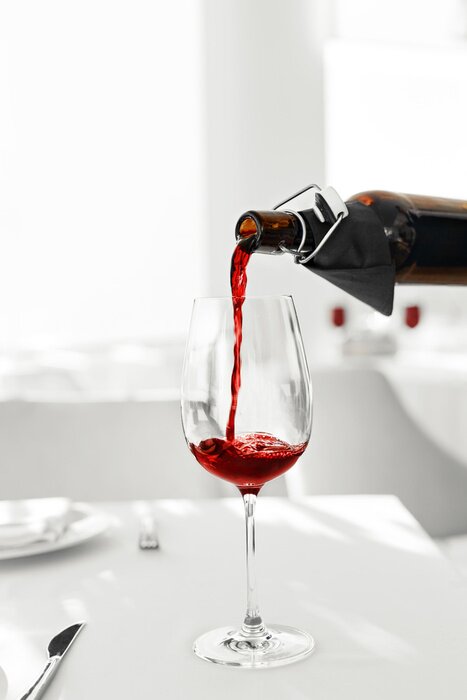 Poster  Du vin. Fin, haut, Verser, rouge, vin, bouteille, vin, verre, restaurant Boissons alcoolisées. Célébration Et Style De Vie.