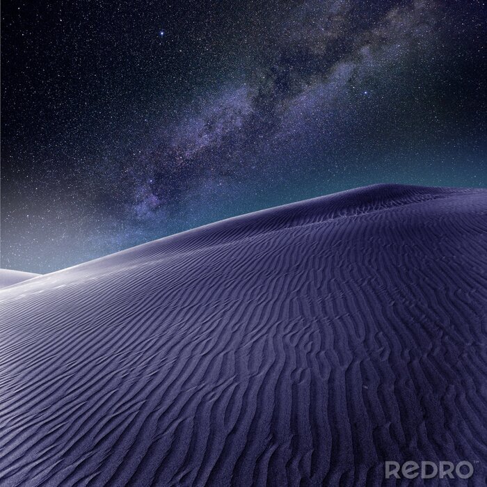 Poster  Dune dans le désert et vue sur la galaxie