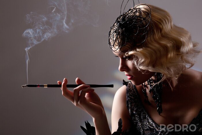 Poster  Femme avec une cigarette