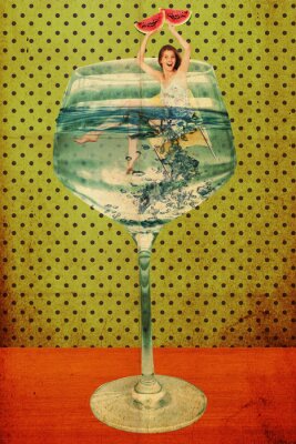 Poster  Femme dans un verre d'eau sur un fond rétro