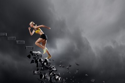 Poster  Femme descendant des escaliers en ruine