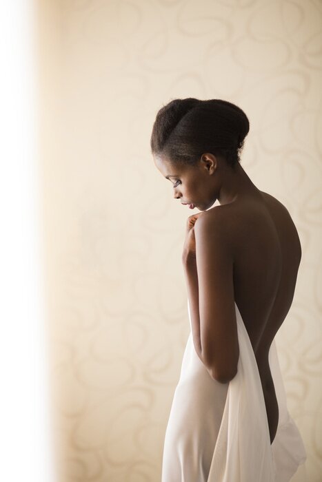 Poster  Femme enveloppée dans un drap