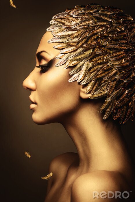 Poster  Femme exceptionnelle avec des plumes sur les cheveux