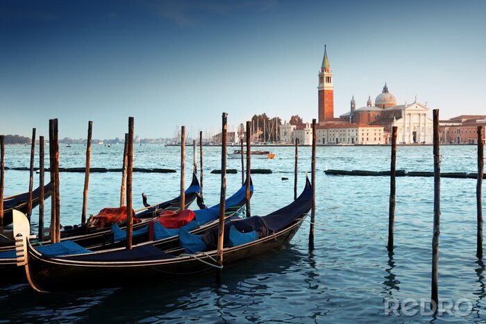 Poster  Gondoles amarrées sur un canal