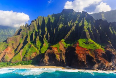 Poster  Hawaï et des montagnes aux formes étonnantes