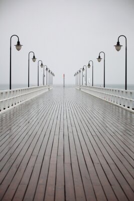 Jetée à Gdynia sous la pluie