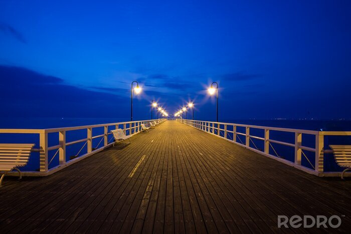 Poster  Jetée élairée la nuit
