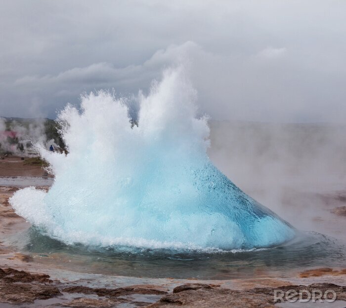 Poster  La nature et un geyser qui explose