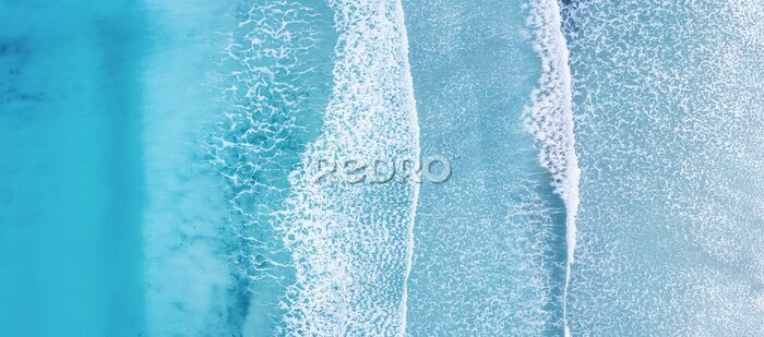 Poster  Le bleu des vagues écumantes de l'océan