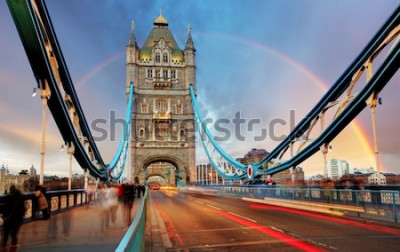 Poster  Le Tower Bridge à Londres avec un arc-en-ciel en arrière-plan