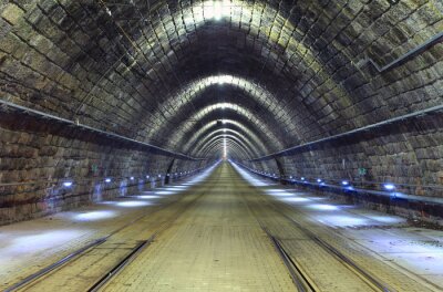 Long tunnel en briques