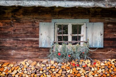 Maison de campagne avec une fenêtre
