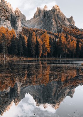 Poster  Montagnes Dolomites dans le paysage d’automne