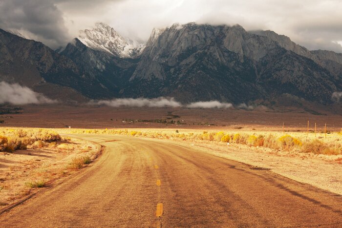 Poster  Nature de montagne et route au soleil