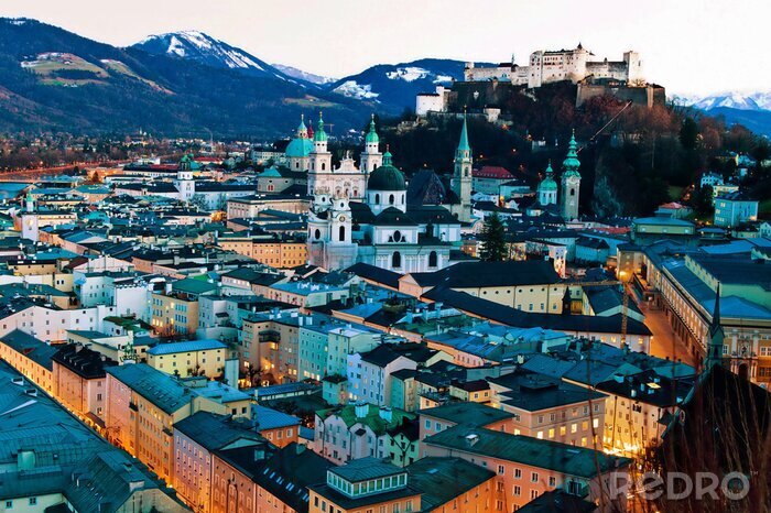 Poster  Panorama d'une ville en Autriche