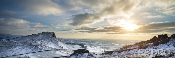 Poster  Panorama de montagnes avec de la poudre blanche