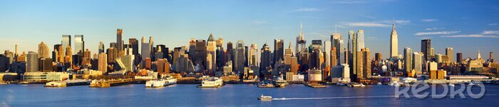 Poster  Panorama de ville avant le coucher du soleil