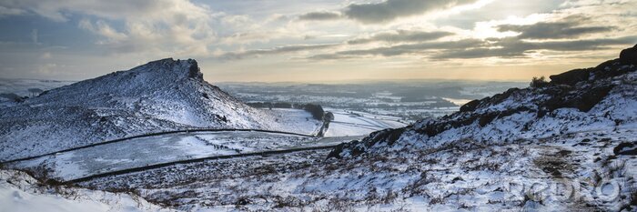 Poster  Panorama des montagnes en hiver