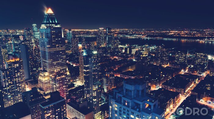 Poster  Panorama nocturne d'une ville américaine