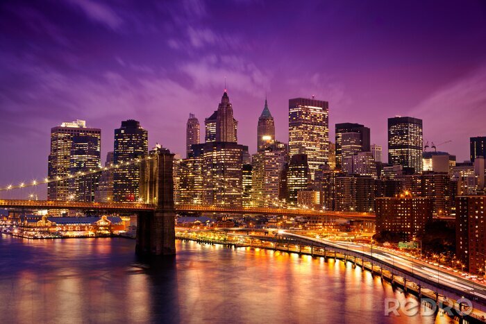 Poster  Panorama nocturne de New York avec le pont de Brooklyn